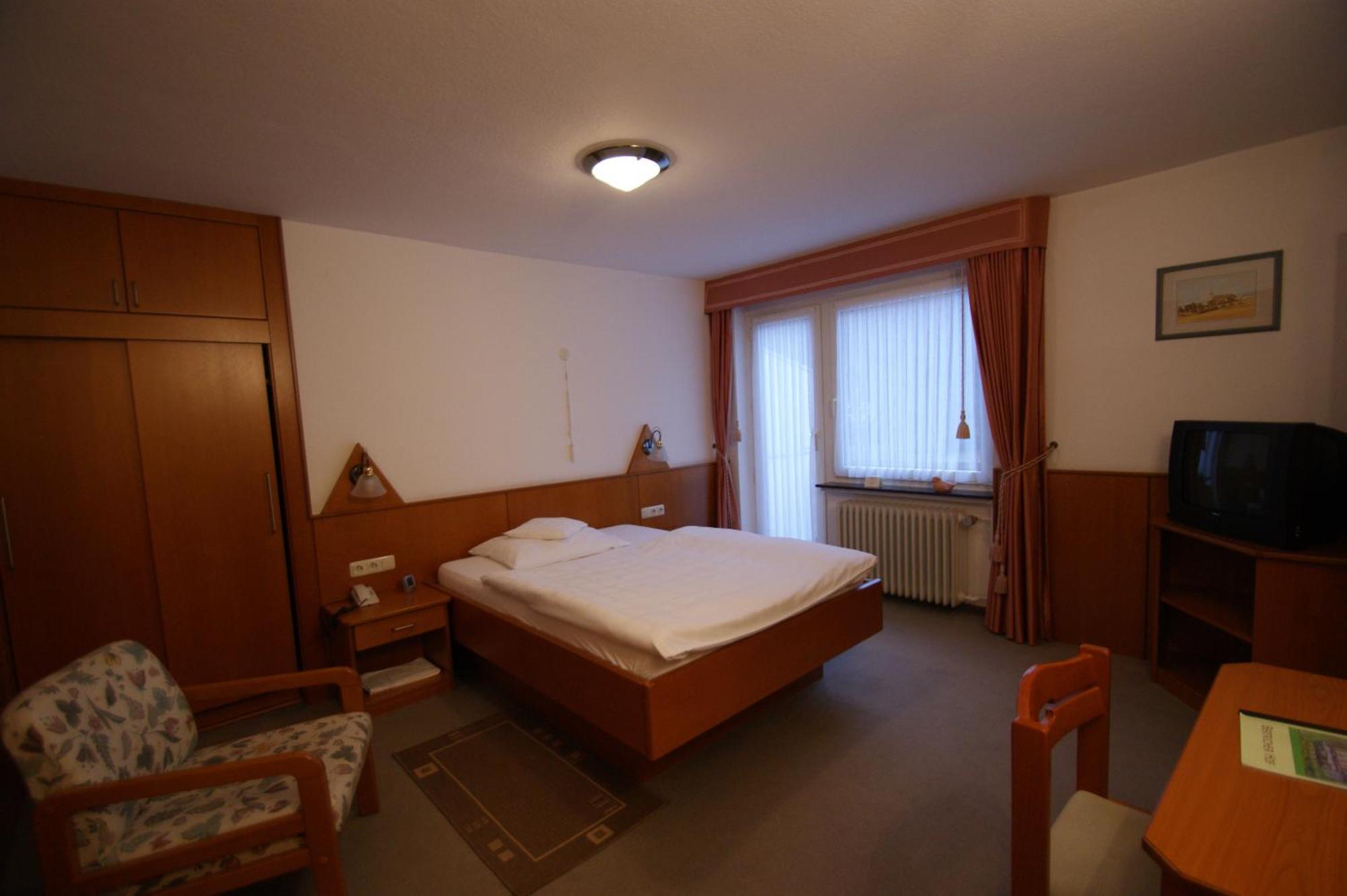 Bertricher Hof Hotel Garni Бад-Бертрих Номер фото