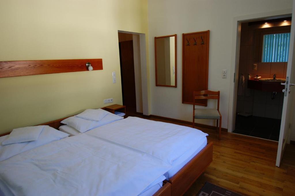 Bertricher Hof Hotel Garni Бад-Бертрих Номер фото